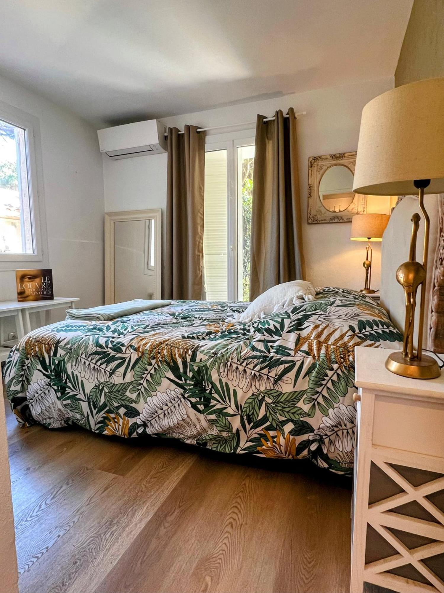 Superbe Appartement Avec Terrasse Jardin Et Parking Prive Saint-Tropez Extérieur photo