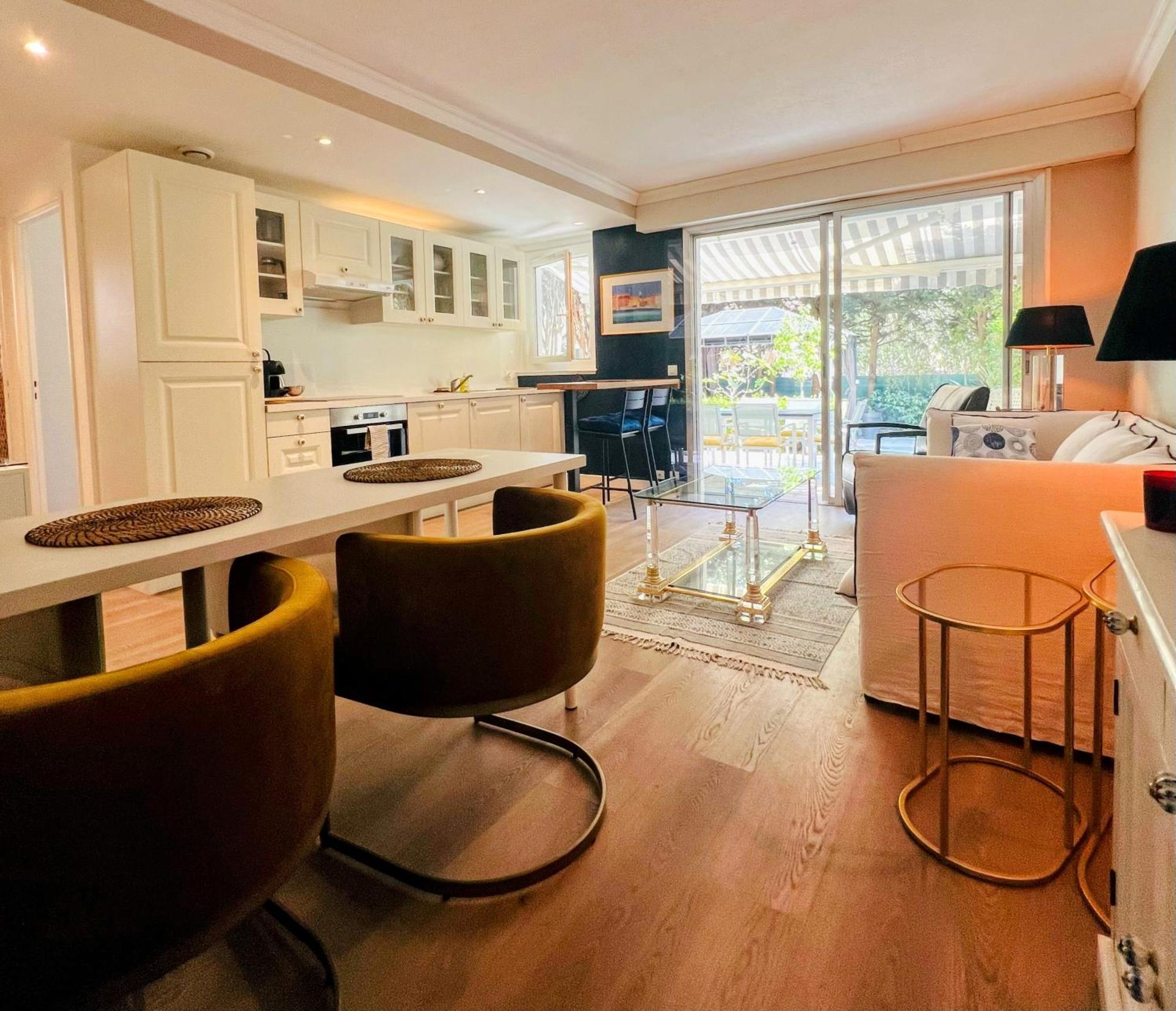 Superbe Appartement Avec Terrasse Jardin Et Parking Prive Saint-Tropez Extérieur photo